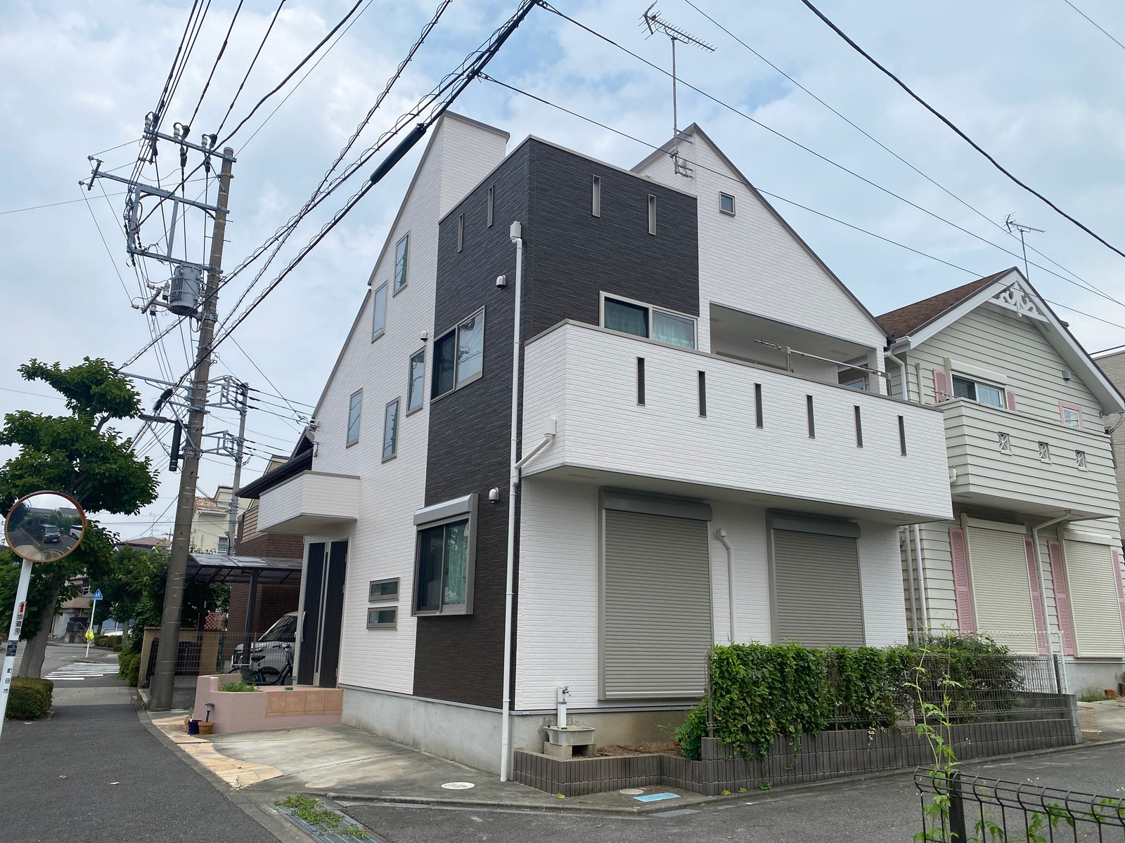 外壁塗装 施工事例(3階建て住宅)